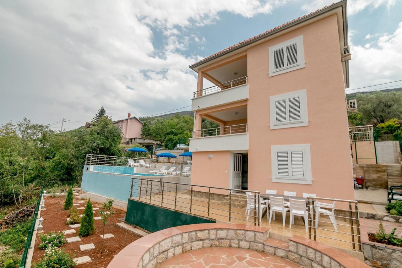Apartments Mitrovic Luštica Eksteriør billede