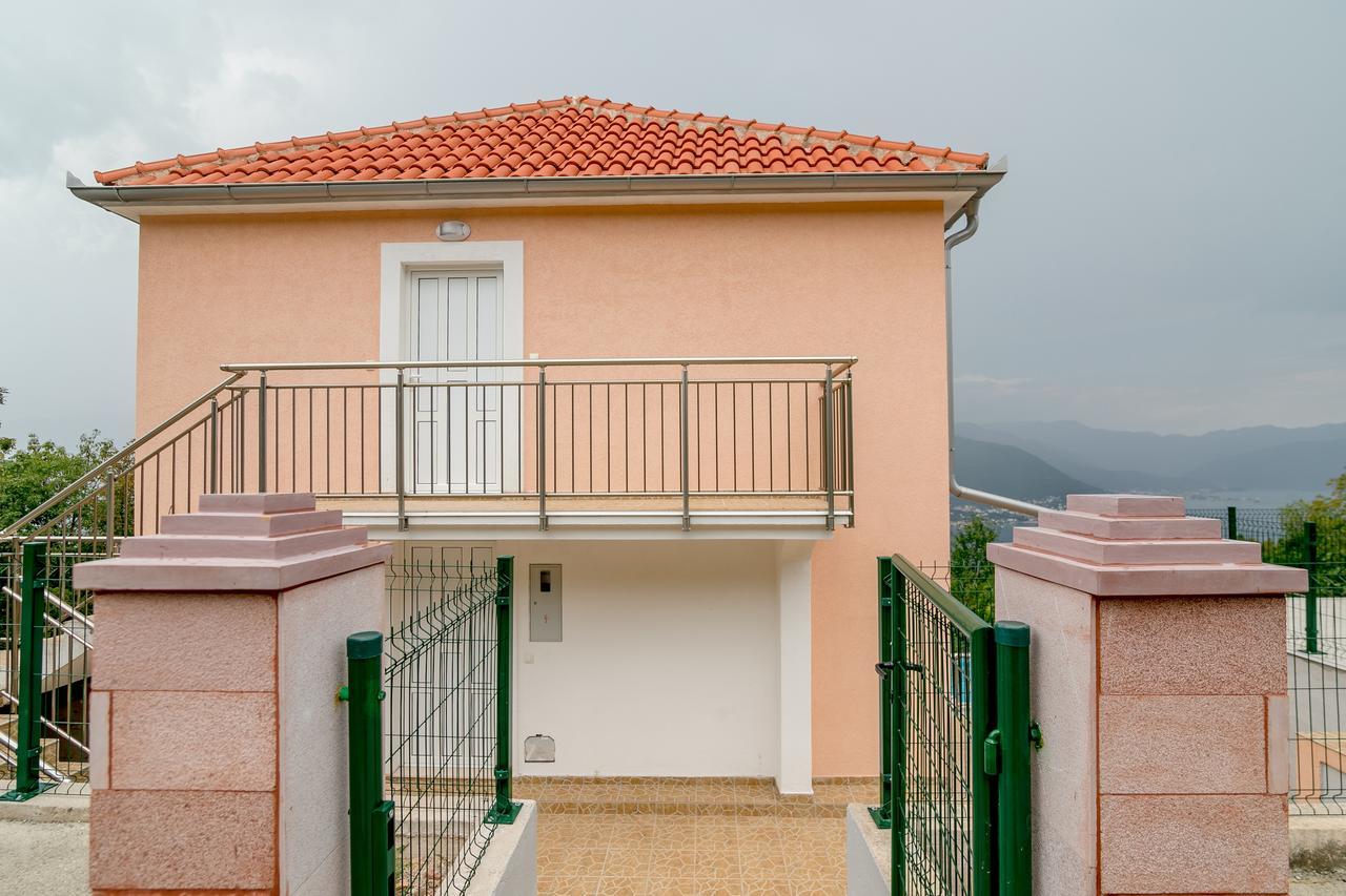Apartments Mitrovic Luštica Eksteriør billede