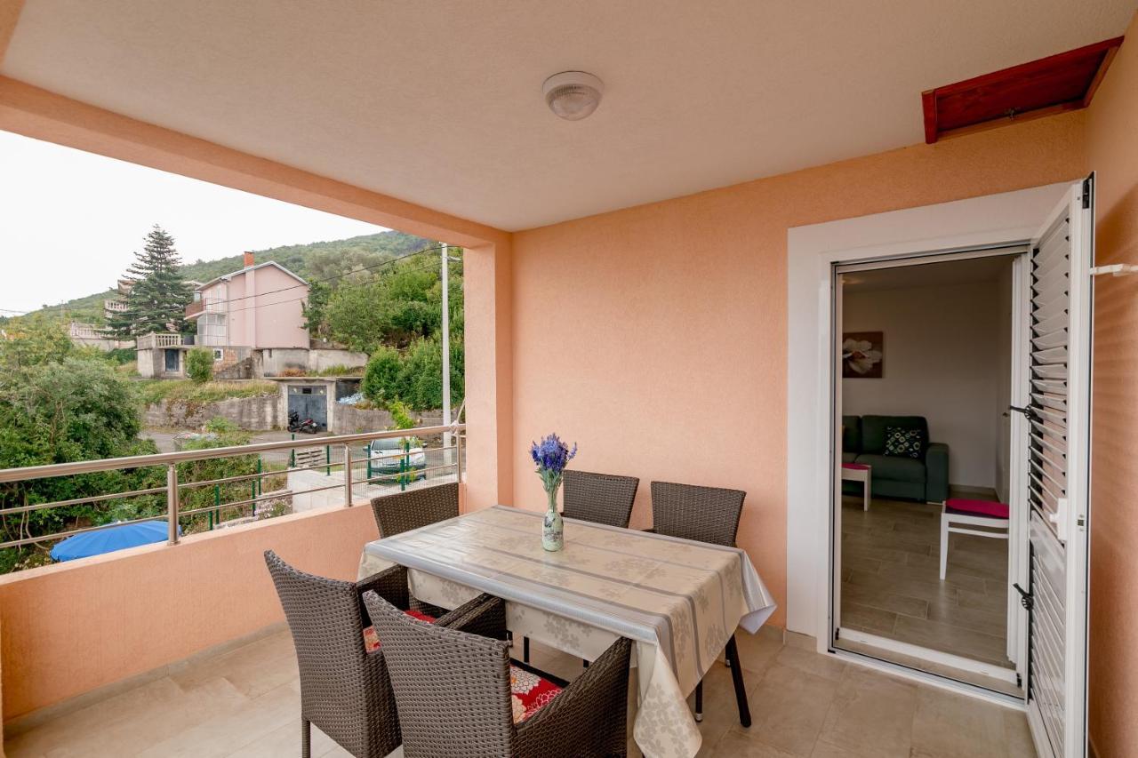 Apartments Mitrovic Luštica Eksteriør billede